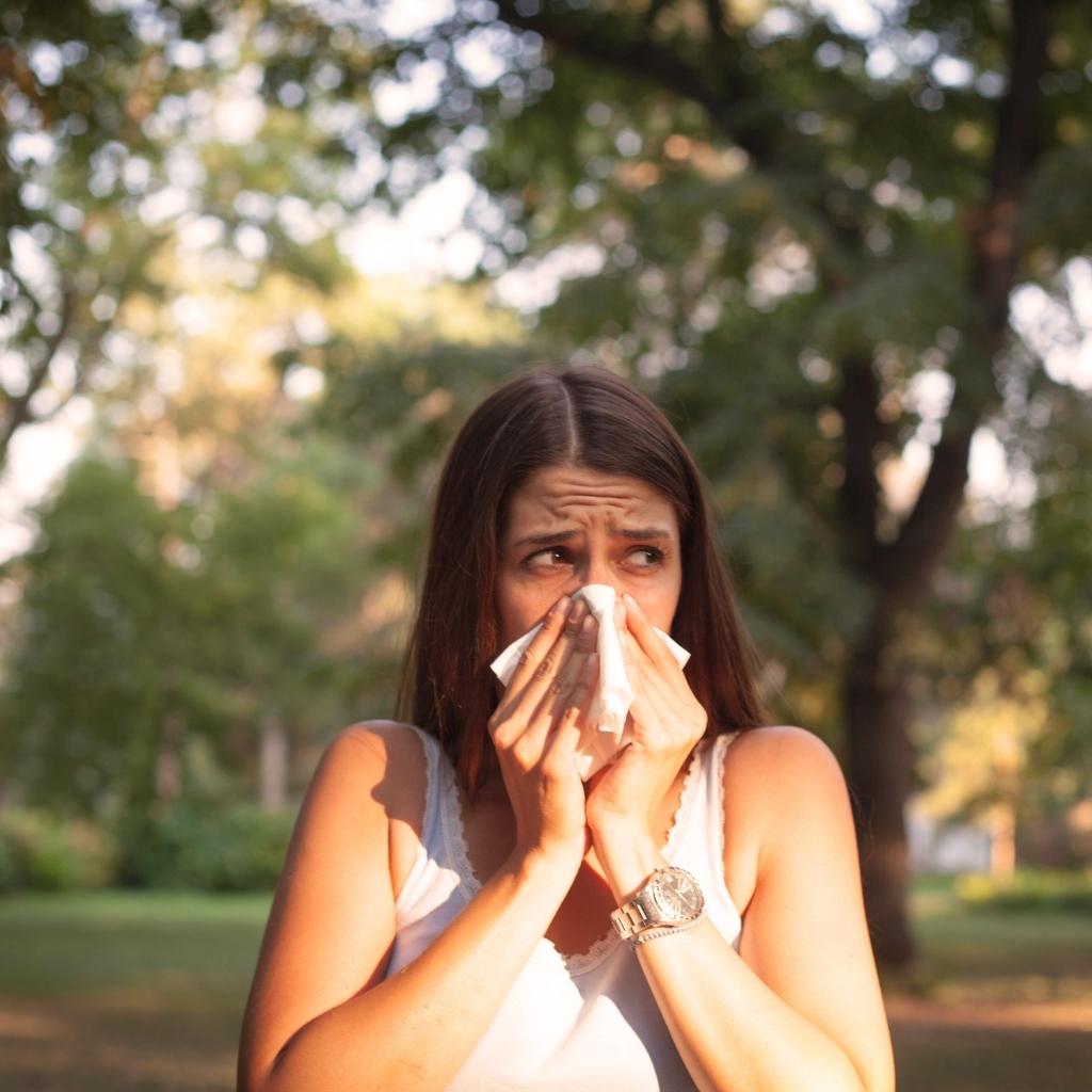 5 handy tips for surviving hay fever season | Well Squared